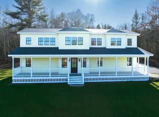 4 Bowling Green Ln, Belfast, ME 04915