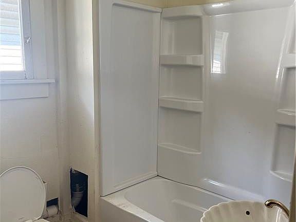4th image of 3231 Kimball Ave