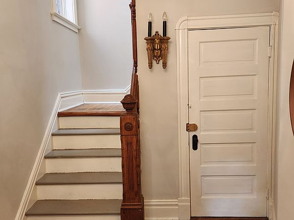 2nd image of 3507 Pestalozzi St
