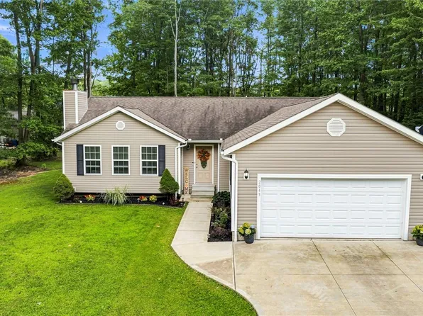 2043 N Park Ln, Rock Creek, OH 44084