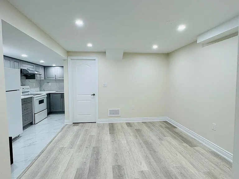 973 Ledbury Cres #BASEMENT — Photo 8