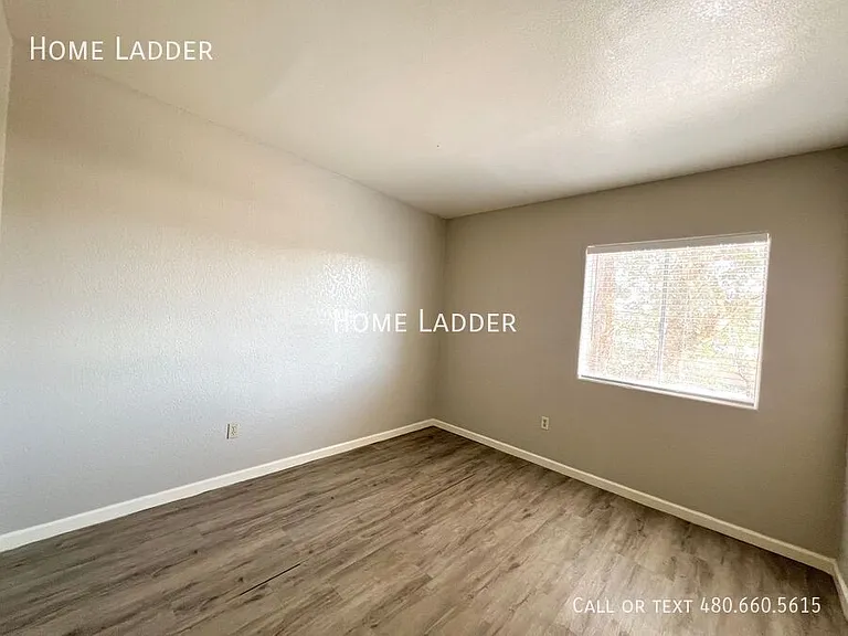 4957 S Park Ave #201 — Photo 10