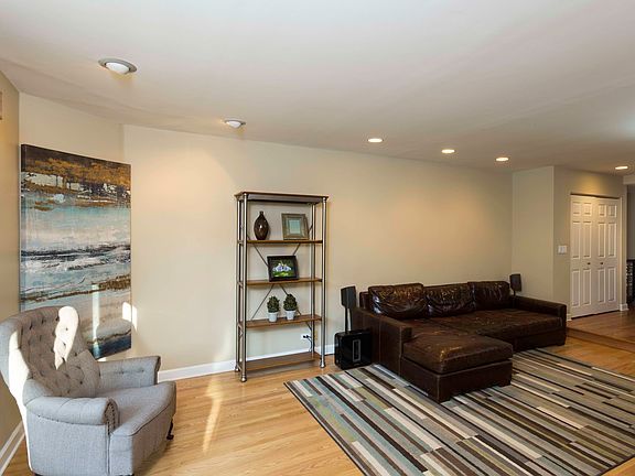 4th image of 4118 Picardy Dr