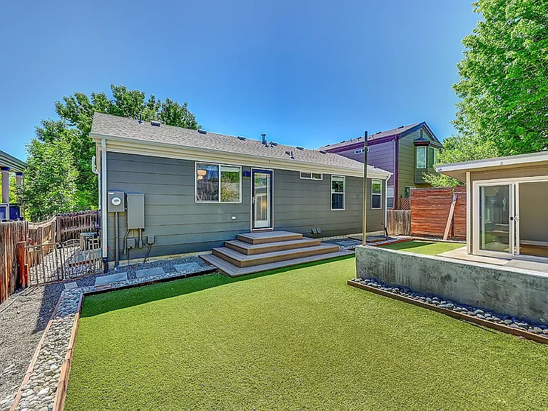 1560 Bain Dr — Photo 29