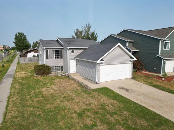 1866 12th St E, West Fargo, ND 58078