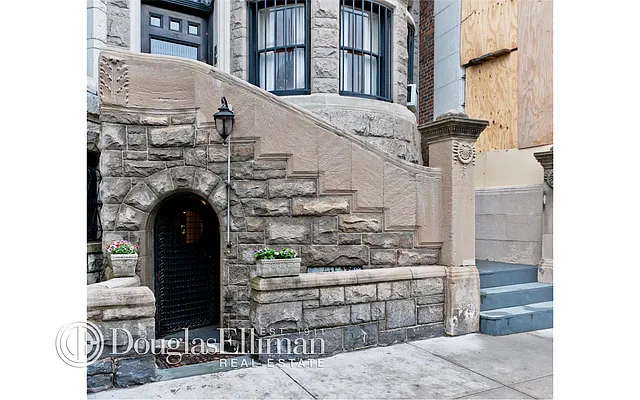 Sold by Douglas Elliman | media 14