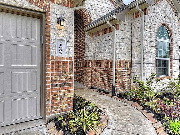 3rd image of 21606 Royal Melbourne Ct
