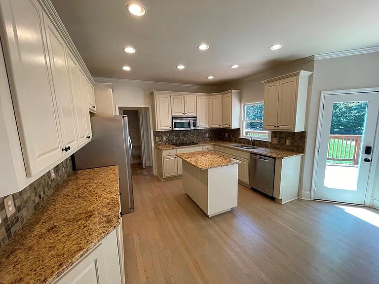 510 Stonebrook Farms Dr — Photo 4