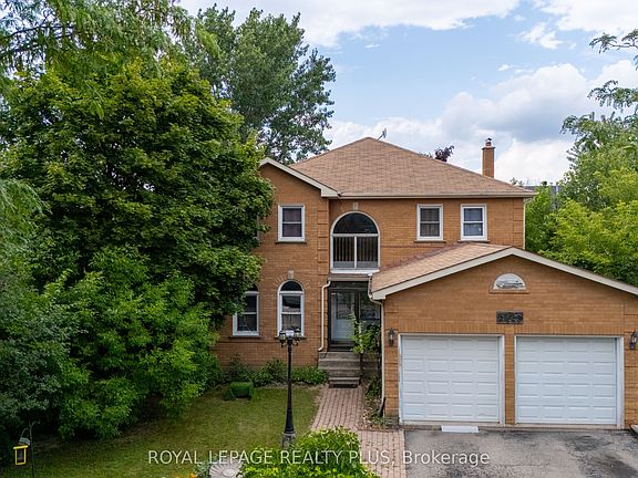 3rd image of 5523 Edencroft Cres