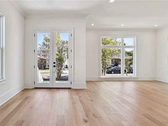 2nd image of 2536 Soniat St