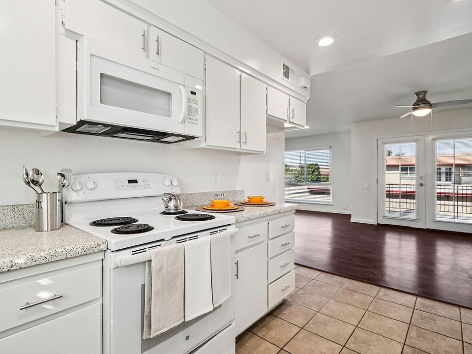 Kitchen Unit 12