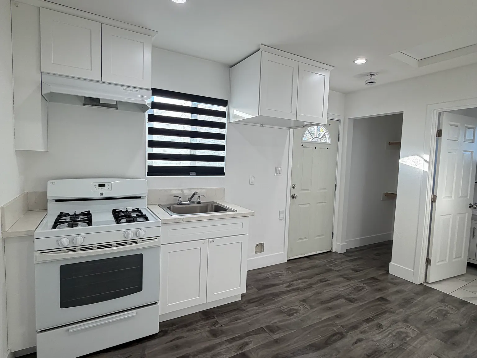 Studio, 400 sqft, $1,500 — Photo 4