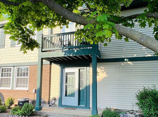 316 Westwood Ct, Vernon Hills, IL 60061