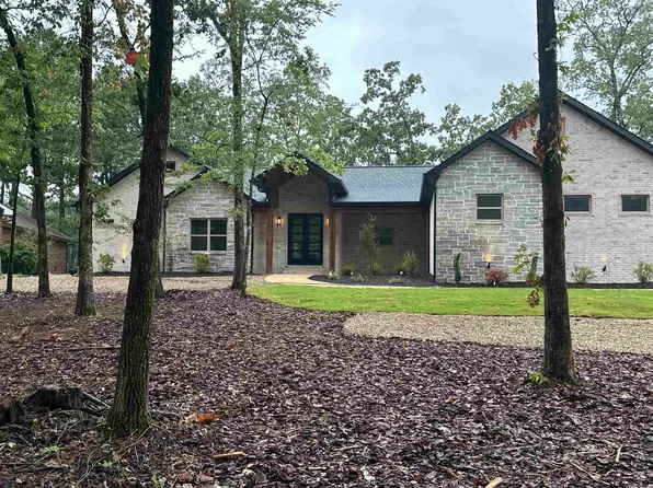 4 Loyola Ln, Hot Springs Village, AR 71909