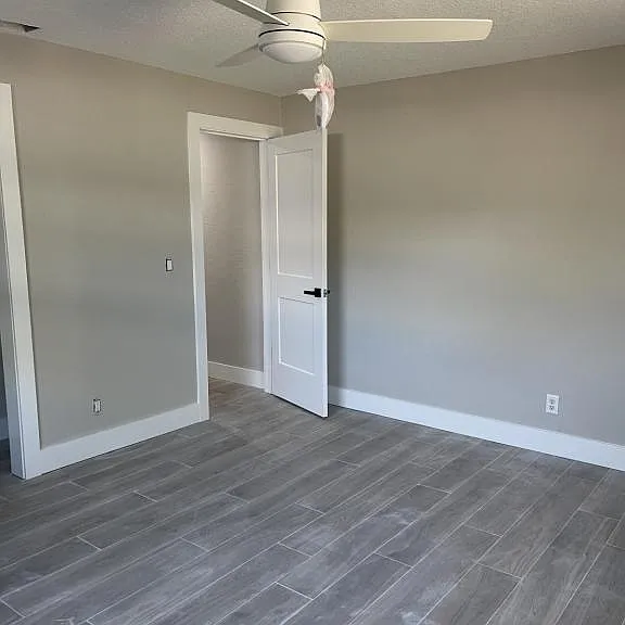 1446 S Hillcrest Ave — Photo 2