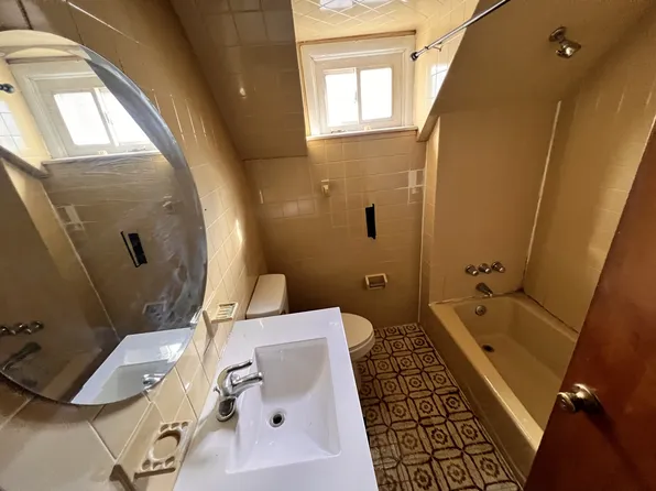 15 East 34th Street image 8 of 8