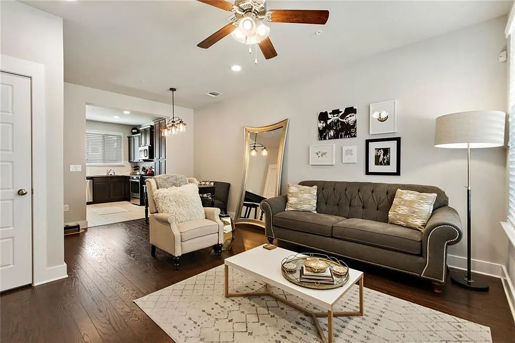3 bed, 2.5 bath, 1338 sqft, $2,850 — Photo 4