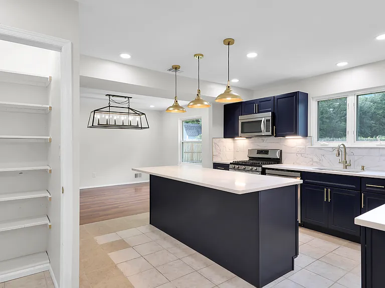 19 Pierson Dr — Photo 2