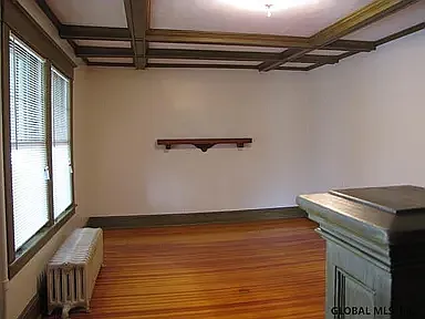 4 bed, 1468 sqft, $2,400 — Photo 4