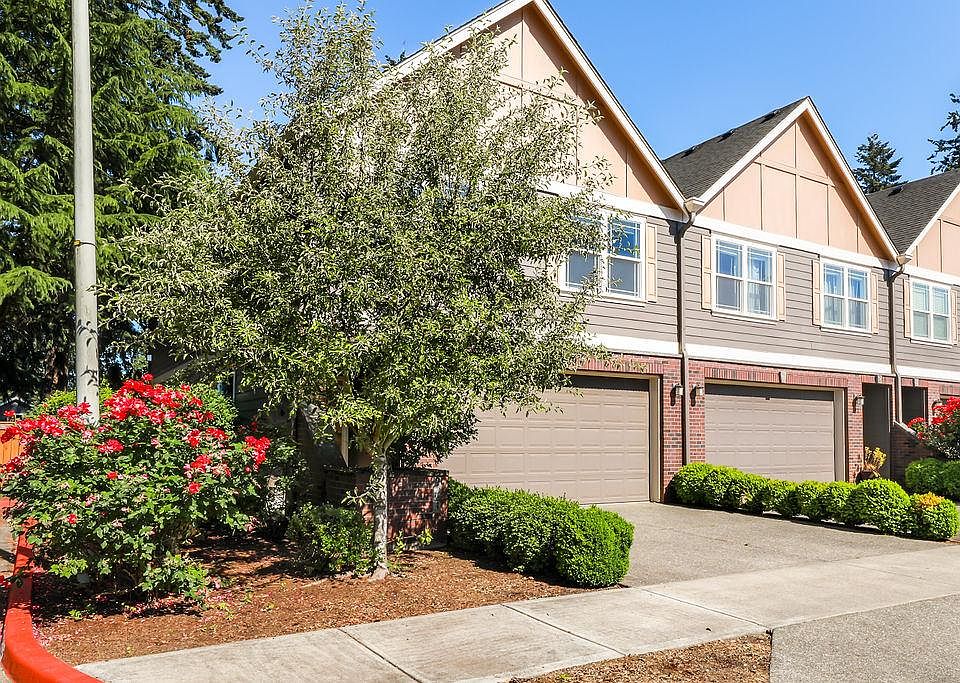 End Unit / Street View