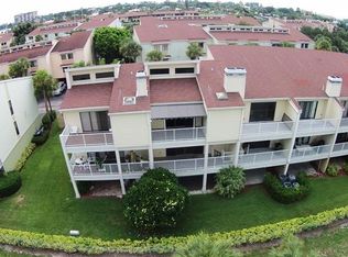 512 Sandy Hook Rd #512, Treasure Island, FL 33706