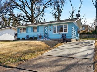 1108 Renshaw Dr, Saint Louis, MO 63135