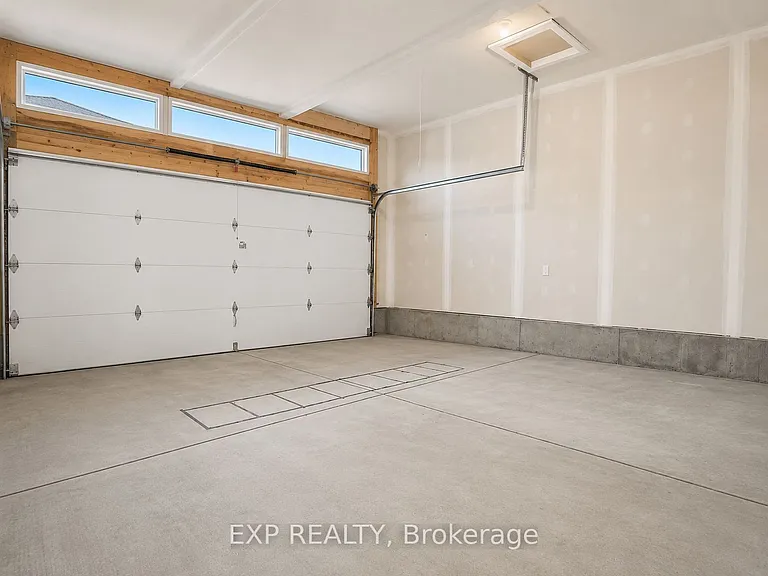 528 Lucent St — Photo 25