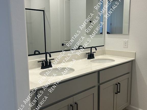 4th image of 5612 W Buist Ave