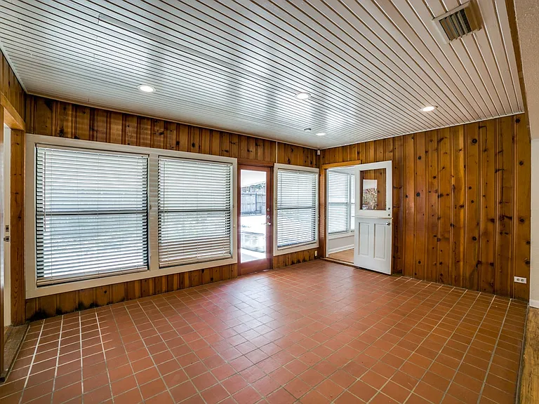 244 Halcyon Pl — Photo 8