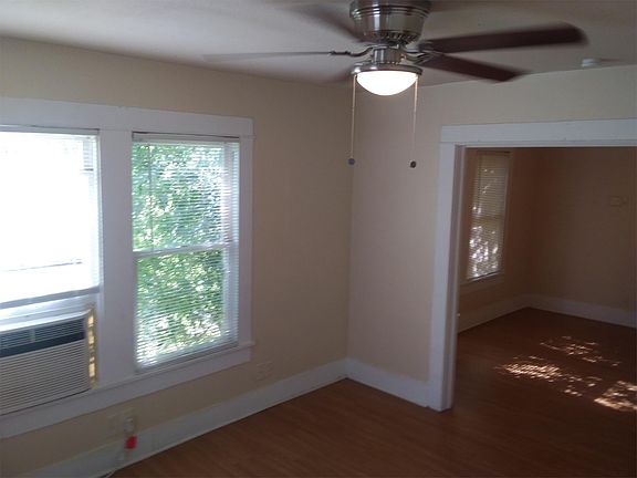 3rd image of 905 W Lynwood Ave #2
