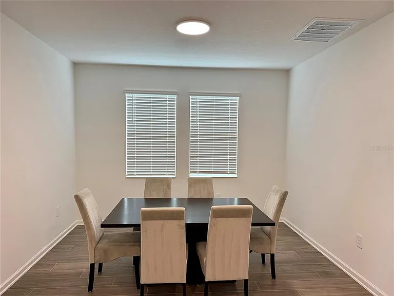 2970 Armstrong Ave — Photo 10