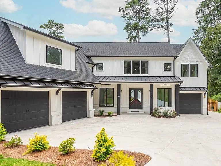 4056 Ashford Dunwoody Rd NE — Photo 3