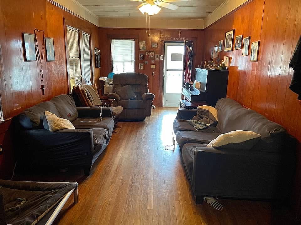 1st image of 405 Belanger St