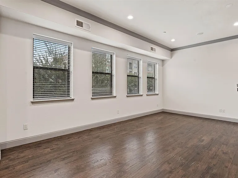3142 Ross Ave #7 — Photo 23