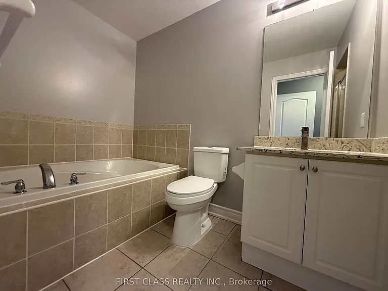 36 Princess Diana Dr — Photo 12