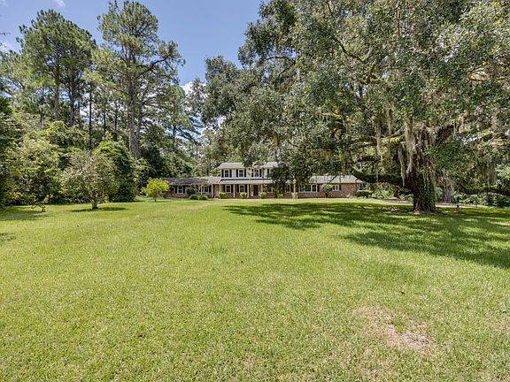 3rd image of 4961 Southern Oaks Dr