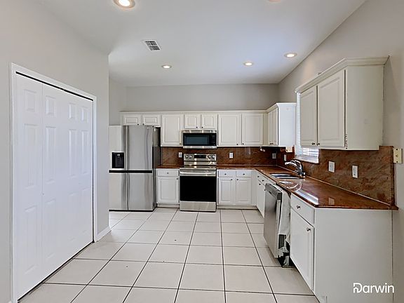 5th image of 199 Westmoreland Cir