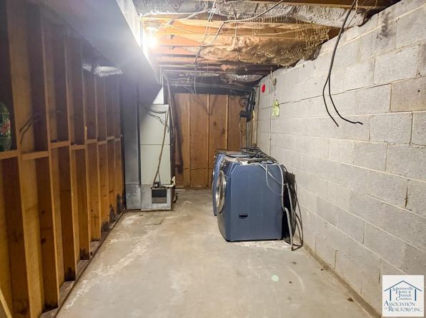 66 Valentine Ct, Martinsville, VA 24112