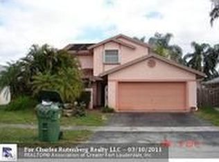 911 SW 98th Ter, Pembroke Pines, FL 33025