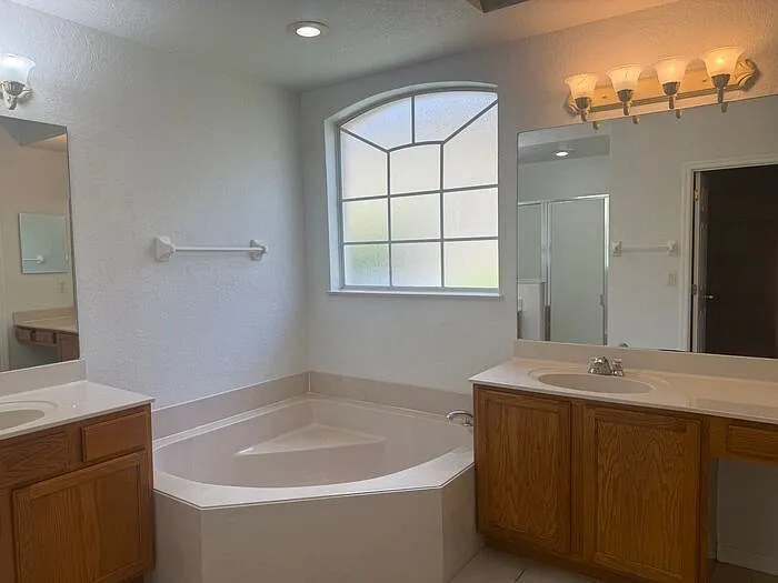 218 N Hampton Dr — Photo 39