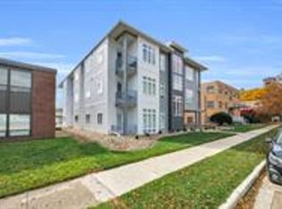 305 W Clark St #105, Champaign, IL 61820