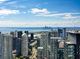 3 Concord Cityplace Way #5701, Toronto, ON M5V 0X4