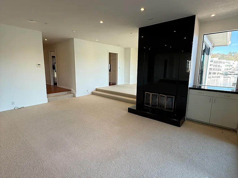 6052 Shelter Bay Ave — Photo 8
