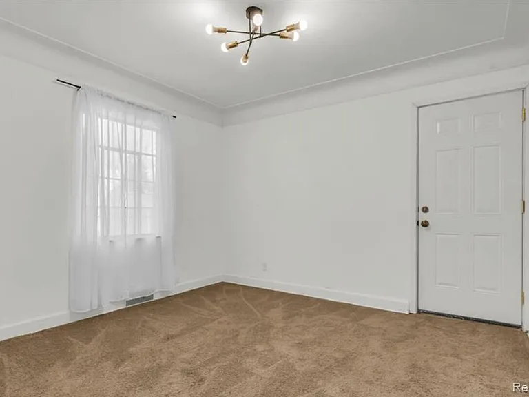 4000 Tyler St — Photo 14