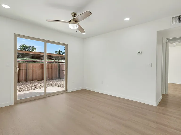 El Dorado Apartments — Photo 77