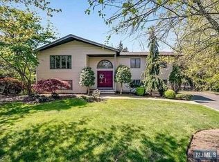 22 Truman Ct, Closter, NJ 07624