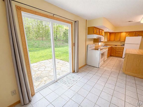 5th image of 455 Cedar Ln