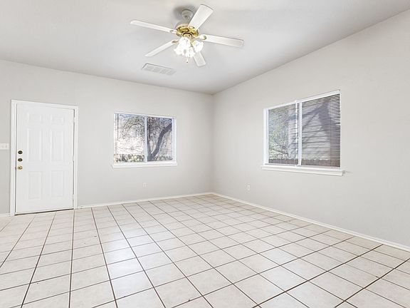 4th image of 832 Sagewood Trl