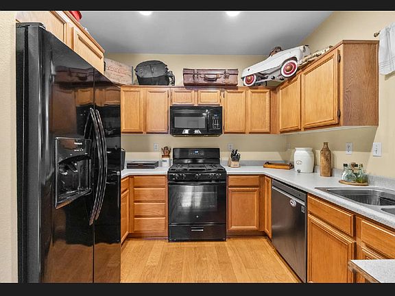 4th image of 26308 Arboretum Way Unit 201