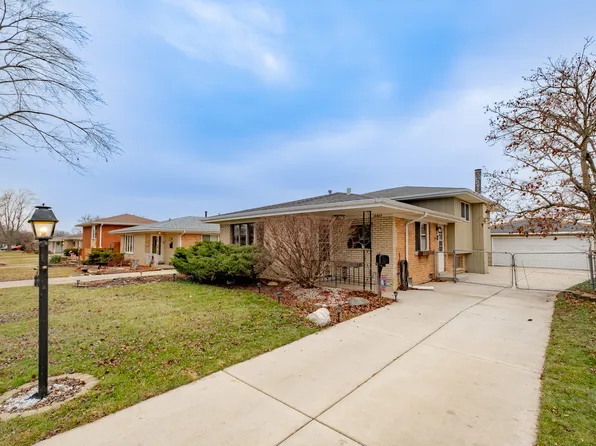 16465 George Dr, Oak Forest, IL 60452